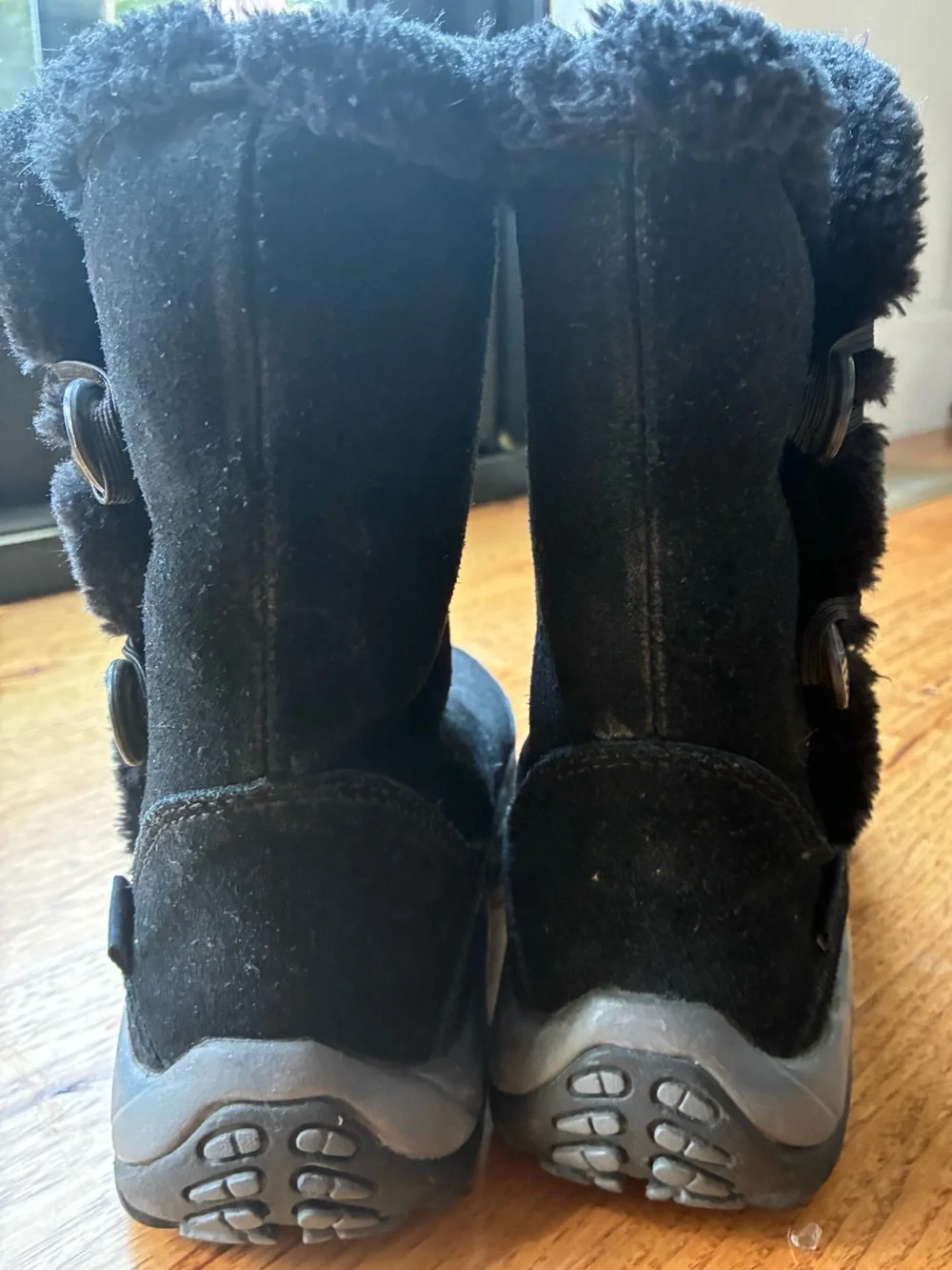 Black Winter Suede Boots with Fleece Lining women size 7. Snow boots